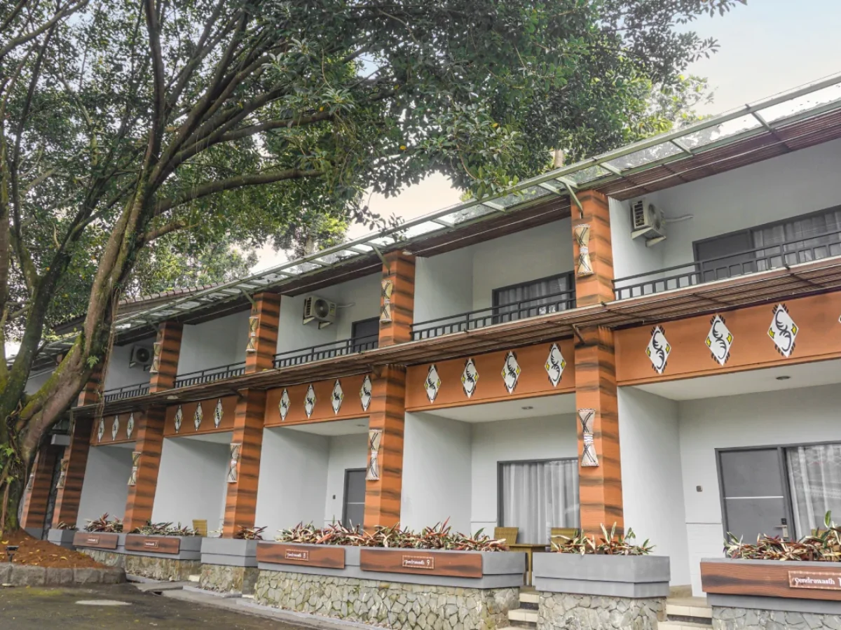 Royal Safari Garden - Cendrawasih Hotel