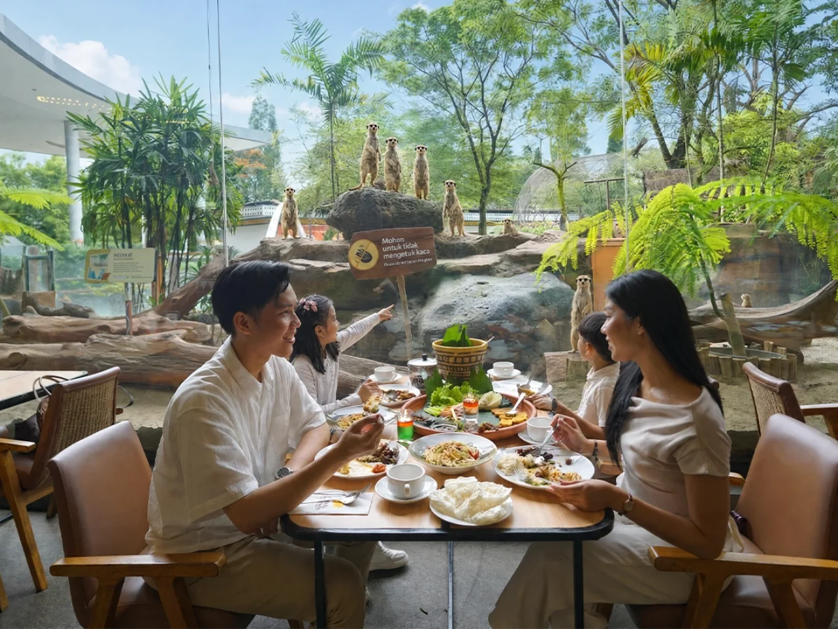 Royal Safari Garden - De’Savanna Restaurant