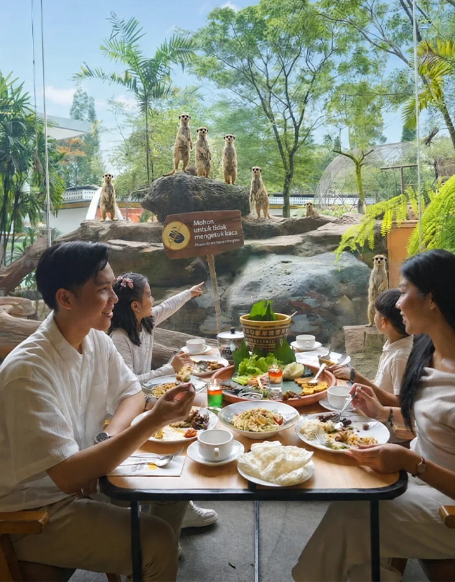 Royal Safari Garden - De’Savanna Restaurant
