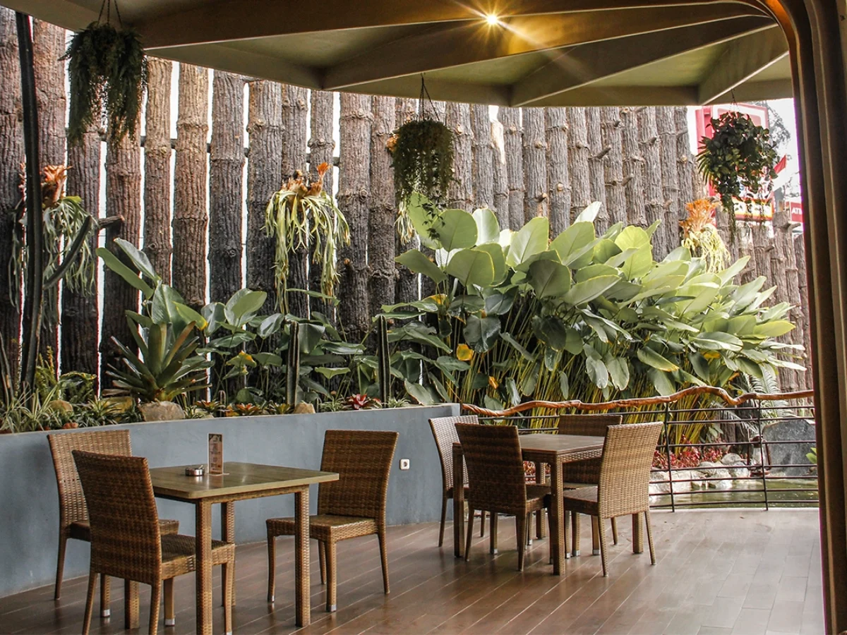 Royal Safari Garden - Kanoopi Coffee & Eatery