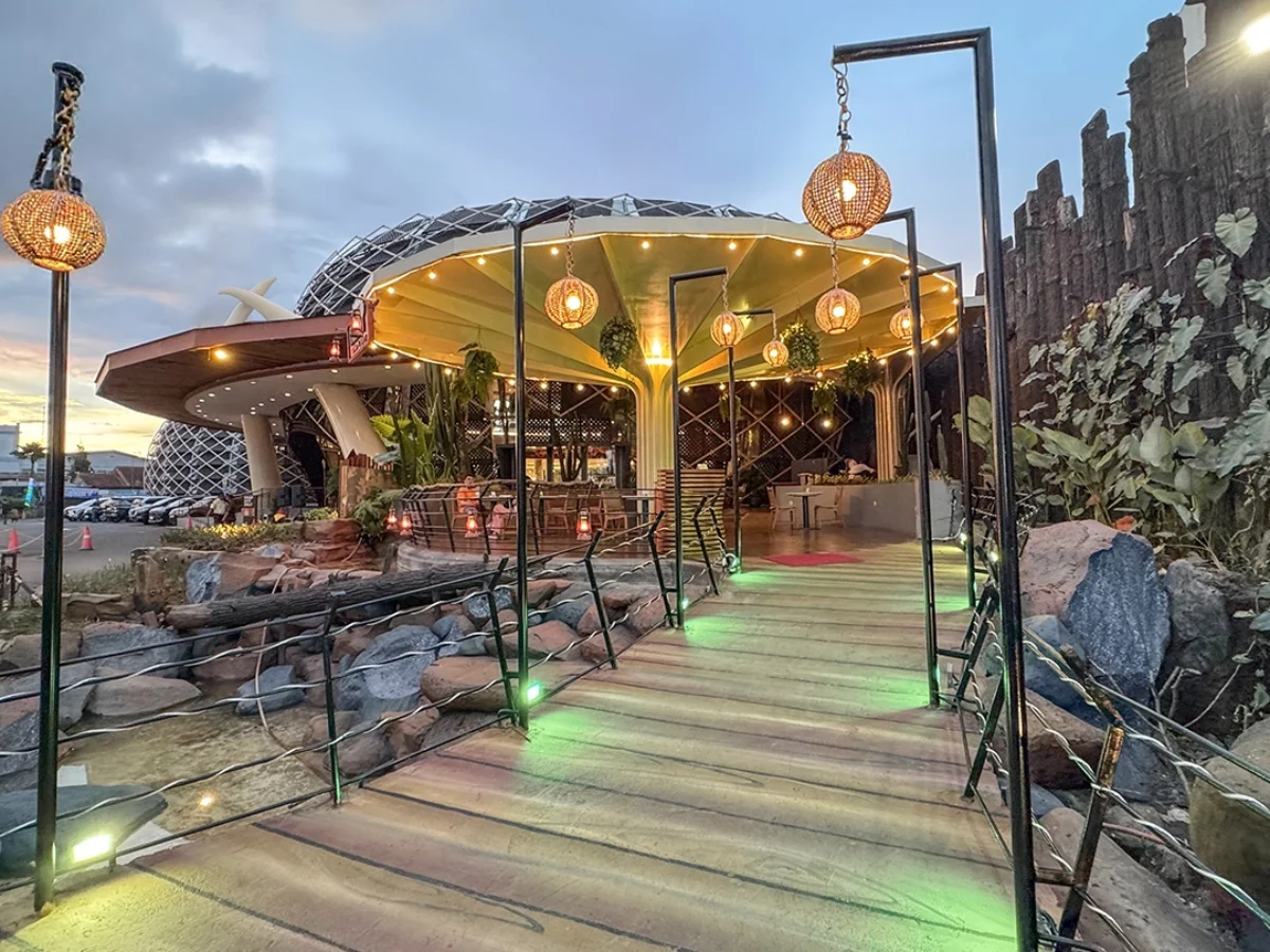 Royal Safari Garden - Kanoopi Coffee & Eatery